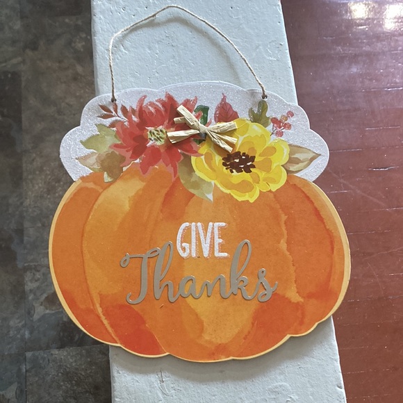 🆕 Glittered Orange Harvest Pumpkin w/ Galvanized Give Thanks- Decoration Sign - Picture 9 of 11